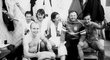 1990. Reprezentace slaví postup na mistrovství světa, usměvavý "Franz" usedl vedle kouče Vengloše.