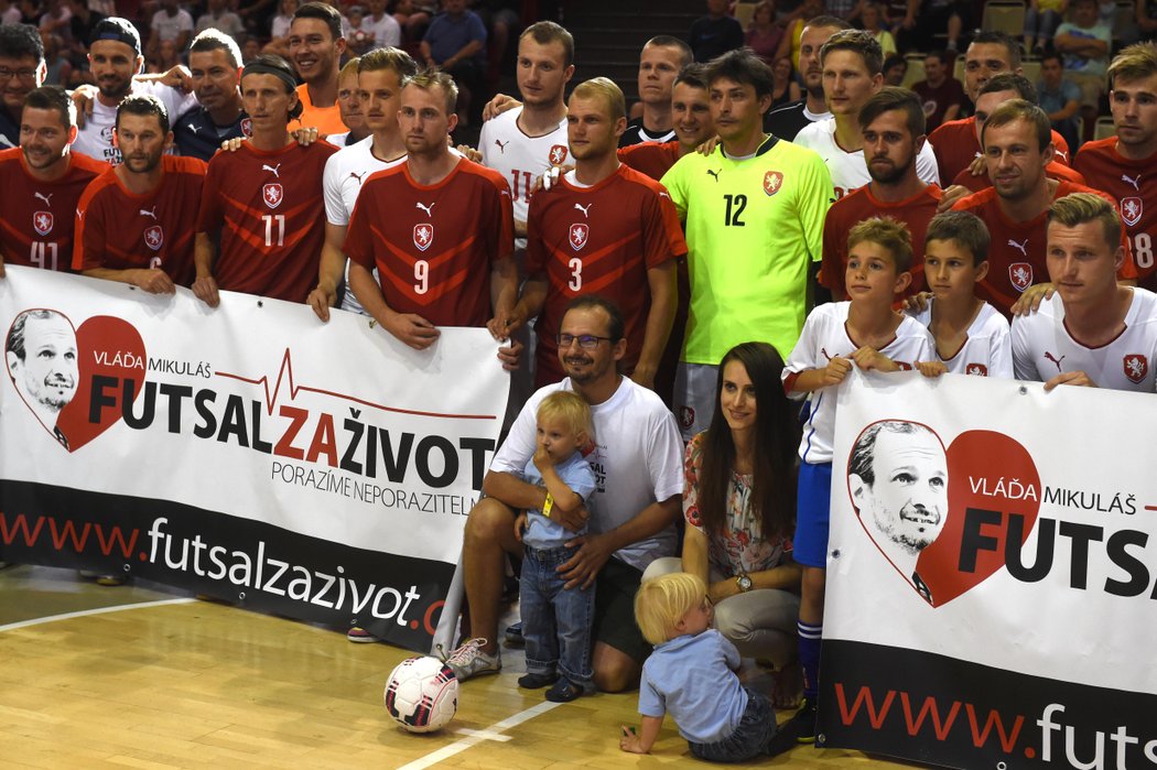 Exhibice Futsal za život na podporu maséra futsalové i fotbalové reprezentace Vladimíra Mikuláše