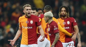 Galatasaray už není klub veteránů. Na Spartu čekají esa a progresivní kouč
