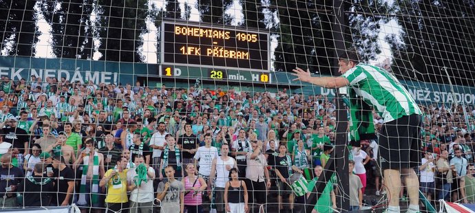 Fanoušci Bohemians 1905 se dočkali! Po odmlce ve druhé lize, vyhnanství v Edenu a dvou venkovních zápasech přivítali po více než třech letech nejvyšší soutěž opět na domácím hřišti v Ďolíčku