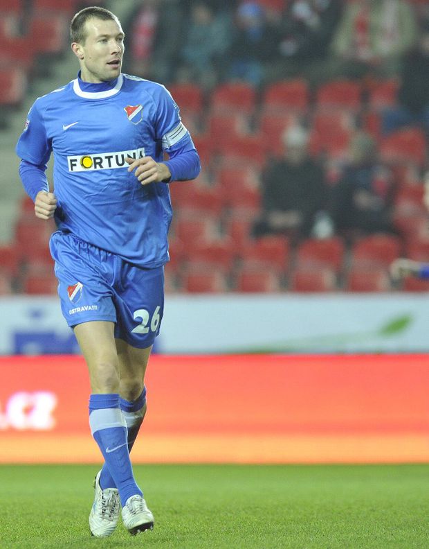 Benjamin Vomáčka s kapitánskou páskou ostravského Baníku Benjamin Vomáčka s kapitánskou páskou ostravského Baníku