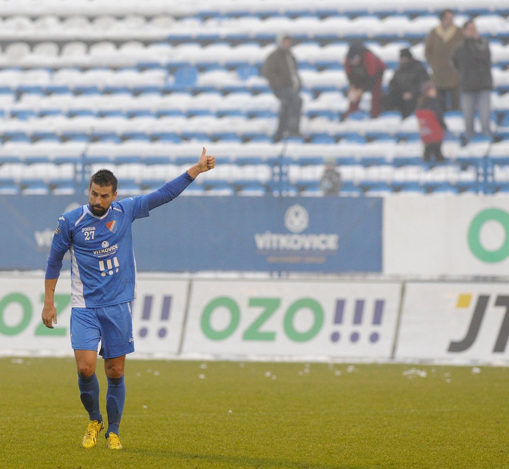 Milan Baroš děkuje fanouškům Baníku po svém návratu na Bazaly