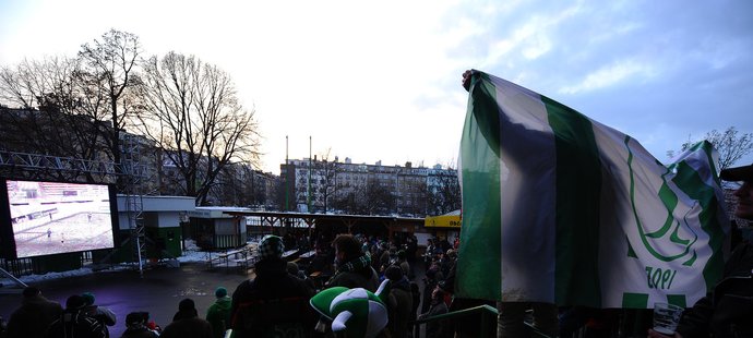 Když nemohli fanoušci Bohemians na Strahov, sešli se v Ďolíčku