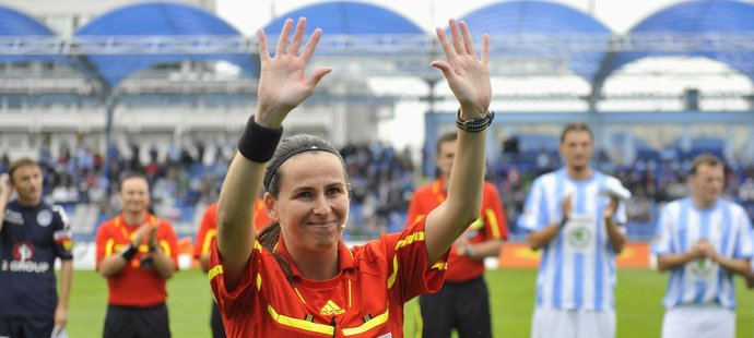 Sudí Dagmar Damková řídila svůj poslední zápas, poté co se stala členkou Komise rozhodčích Evropské fotbalové unie UEFA.