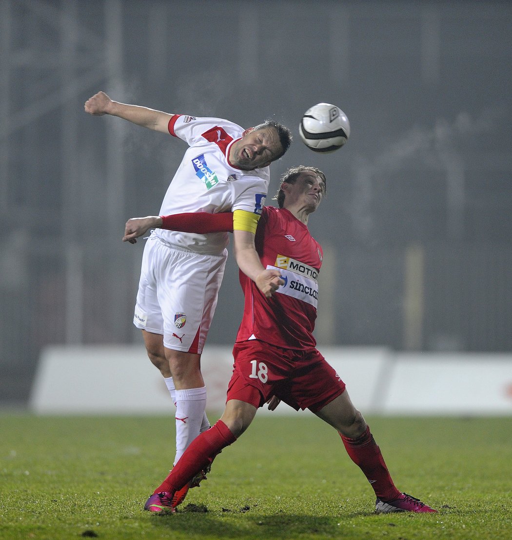 Pavel Horváth v ligové bitvě na půdě Brna odehrál své. Pouštěl se i do hlavičkových soubojů. I když gól nedal, Plzeň vyhrála 3:1