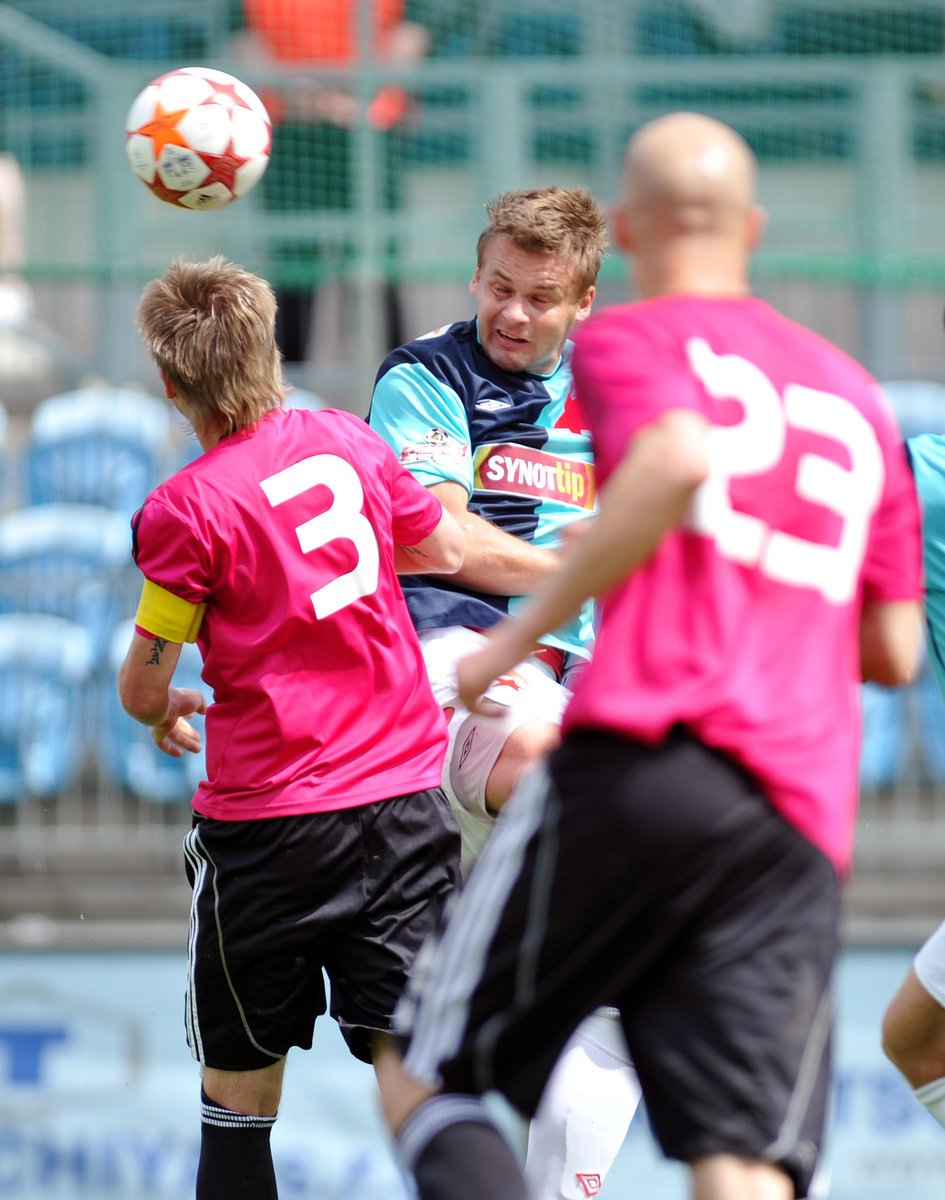 Tahle hlavička Zbyňka Pospěcha znamenala pro Slavii v Českých Budějovicích vyrovnání na 1:1