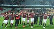 Fotbalisté Sparty slaví s fanoušky triumf v derby nad Slavií