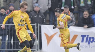 Dukla Praha prohrála s Botevem Plovdiv, trenér Kozel si stěžoval na chyby