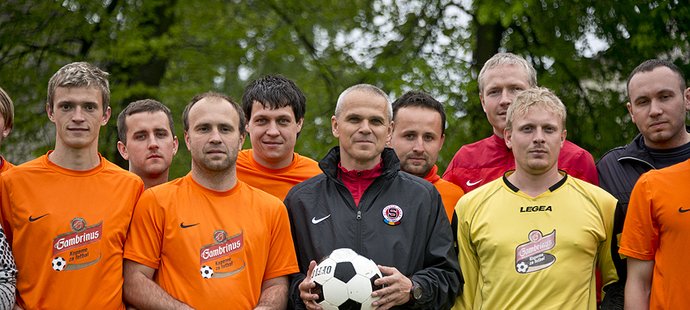 Vítězslav Lavička se v rámci projektu Kopeme za fotbal zúčastnil akce v Poklicích