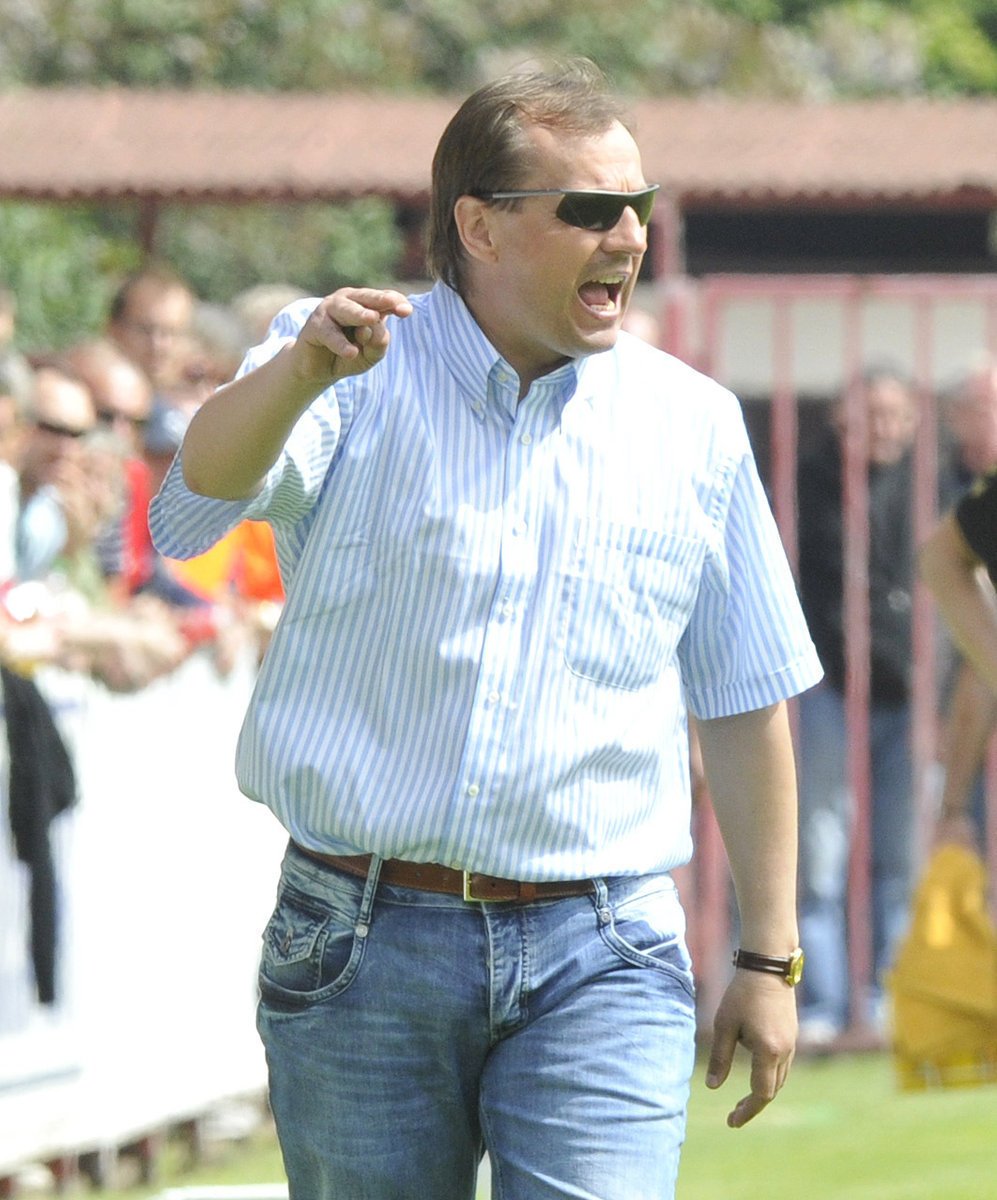 Bývalý trenér Žižkova Martin Pulpit byl na své svěřence po zápase pořádně rozčilený. (ilustrační foto)