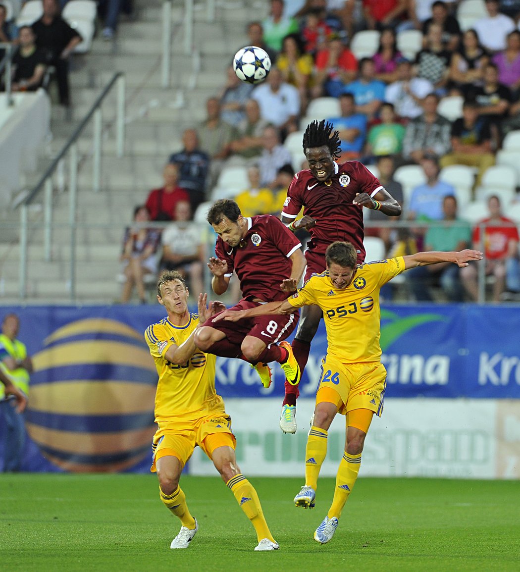 Sparťanská dvojice Costa - Matějovský měla ve vzdušném souboji s protihráči z Jihlavy navrch. Sparta ovládla celý zápas 4:1