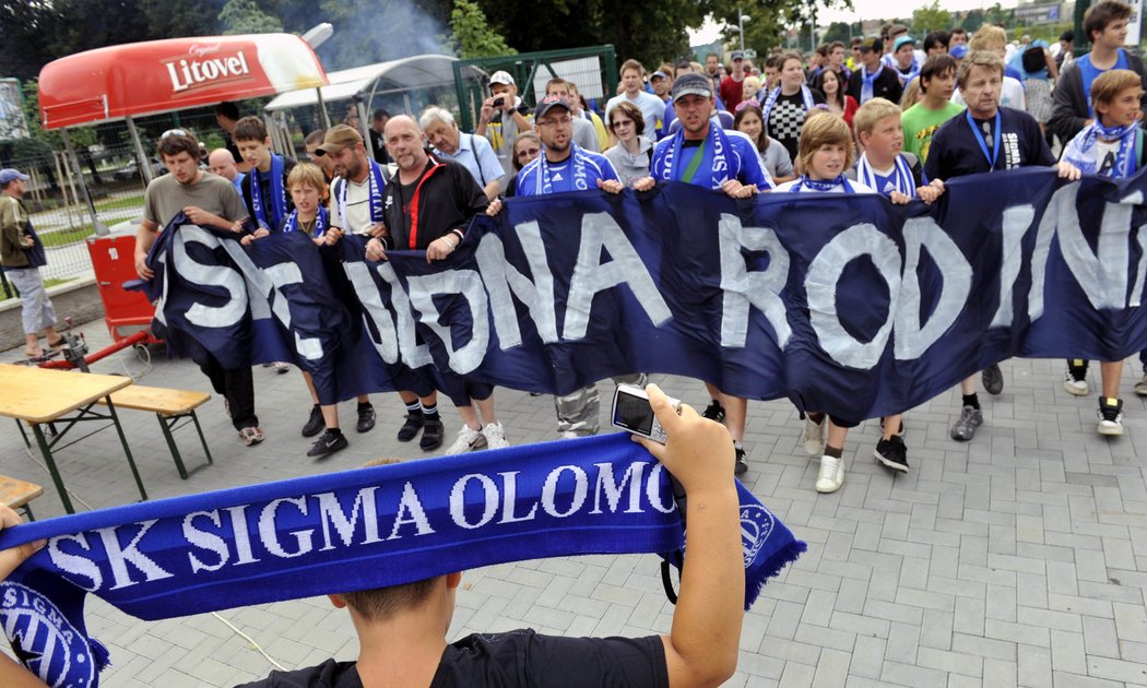 Fanoušci Sigmy Olomouc podpořili pochodem svůj klub