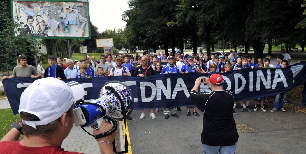 Fanoušci Sigmy Olomouc podpořili pochodem svůj klub