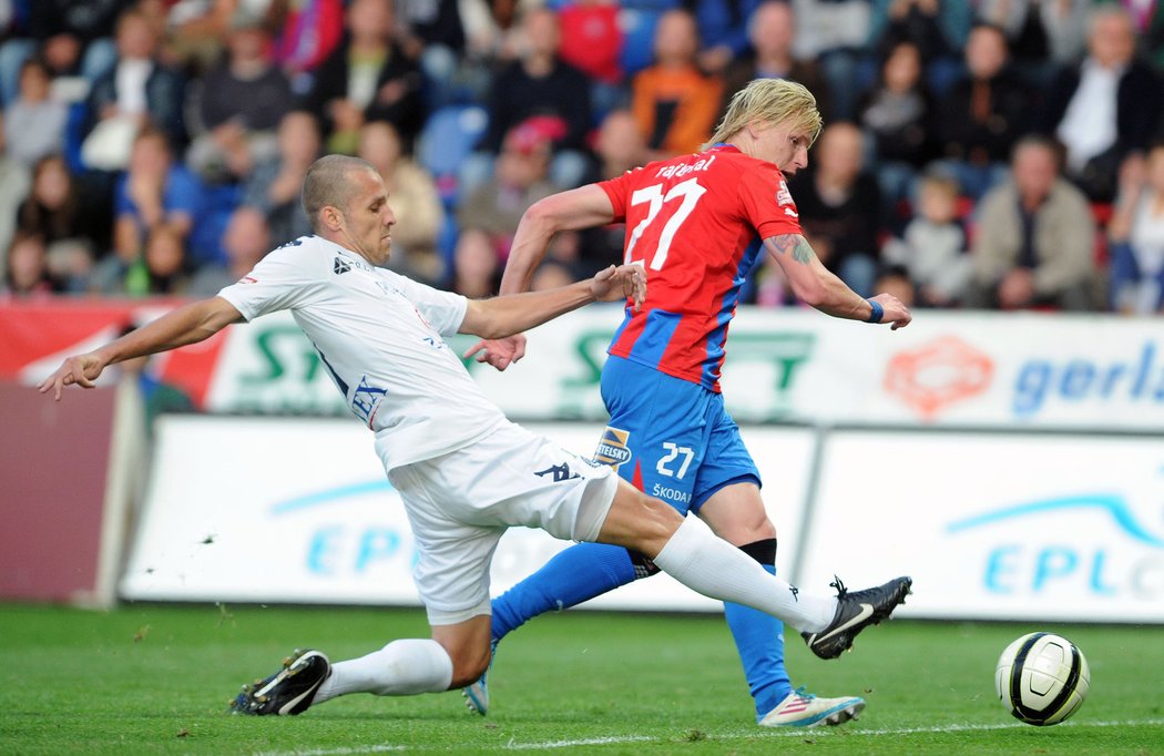 Plzeňský fotbalista František Rajtoral byl v zápase se Slováckem hodně aktivní.  Vstřelil také jediný gól Viktorie, který Západočechům nakonec zajistil bod za remízu 1:1.