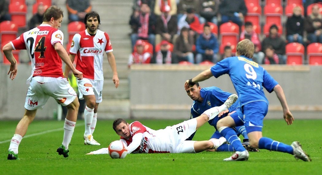 V jednom z několika šlágrů kola se utkala Slavia s Brnem