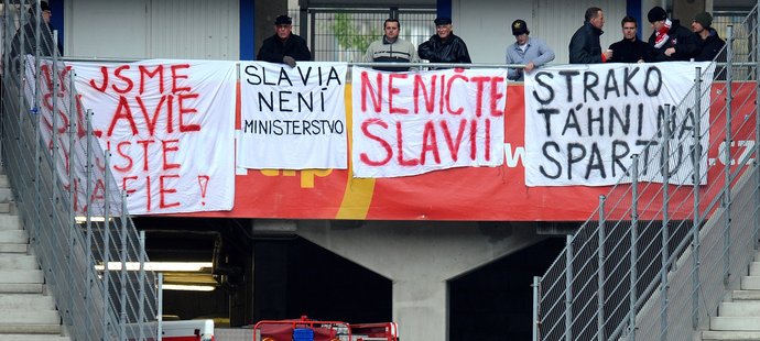 Slavia není ministerstvo, vzkazovali fanoušci vedení klubu