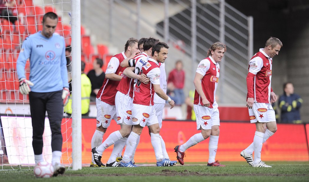 Slavia se raduje z gólu proti Slovácku