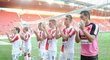 Děkovačka hráčů Slavie po porážce se Sigmou Olomouc 2:3