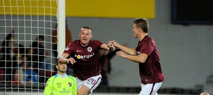 Tomáš Zápotočný se raduje z gólu do sítě Baníku Ostrava
