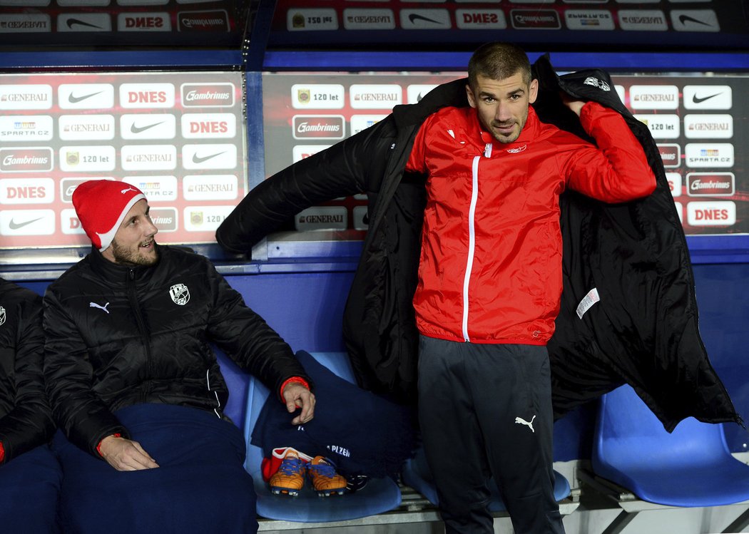 Na plzeňské lavičce se obléká do teplého navrátilec Jan Rezek