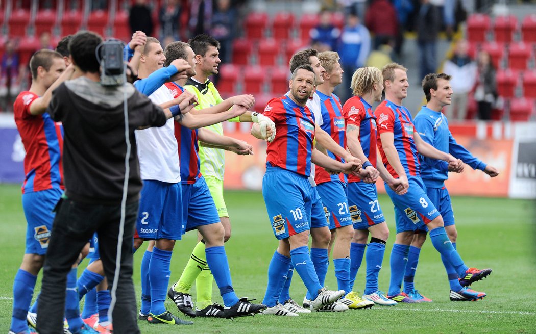 Plzeňský tým si po triumfu v zápase se Spartou užíval, také fanoušci v Doosan Areně byli v euforii.