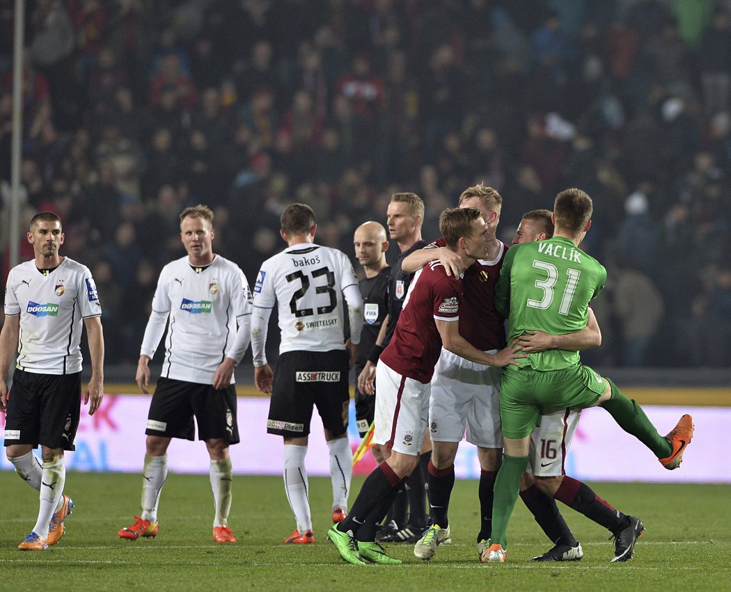 Sparta se mohla radovat, zopakovala totiž loňskou jarní výhru nad Plzní 1:0