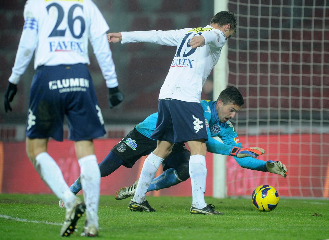 Gólman SLovácka Melichárek dlouho držel na Letné čisté konto, nakonec inkasoval čtyřikrát