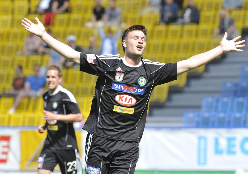 Příbramský Tomáš Wágner se raduej z gólu na 1:0 v duelu s Ústím