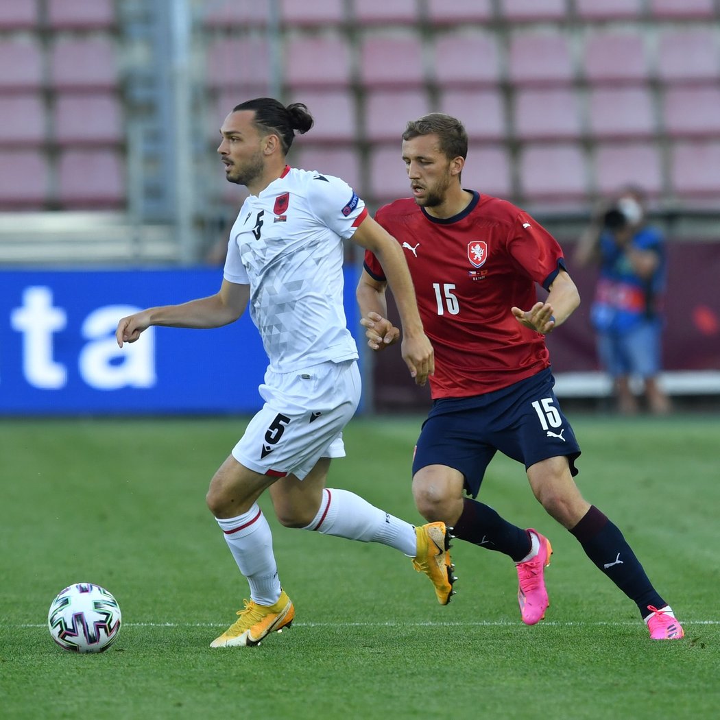 Tomáš Souček v akci během generálky proti Albánii