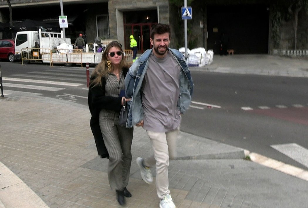 Piqué se svou Clarou, která nahradila Shakiru