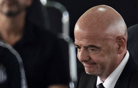 Šéf FIFA Gianni Infantino u rakve