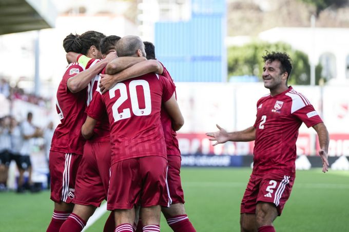 Skaut Slavie chytal na Gibraltaru: Jsou na vzestupu. Kolik si vydělají hráči? Skaut Slavie chytal na Gibraltaru: Jsou na vzestupu. Kolik si vydělají hráči?