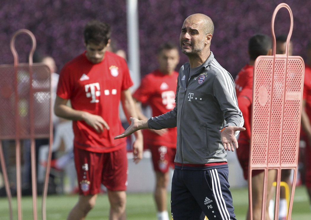 Josep Guardiola na soustředění v Kataru s Bayernem Mnichov
