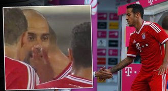 Guardiola se s hvězdami Bayernu nepáře. Thiagovi vlepil facku!