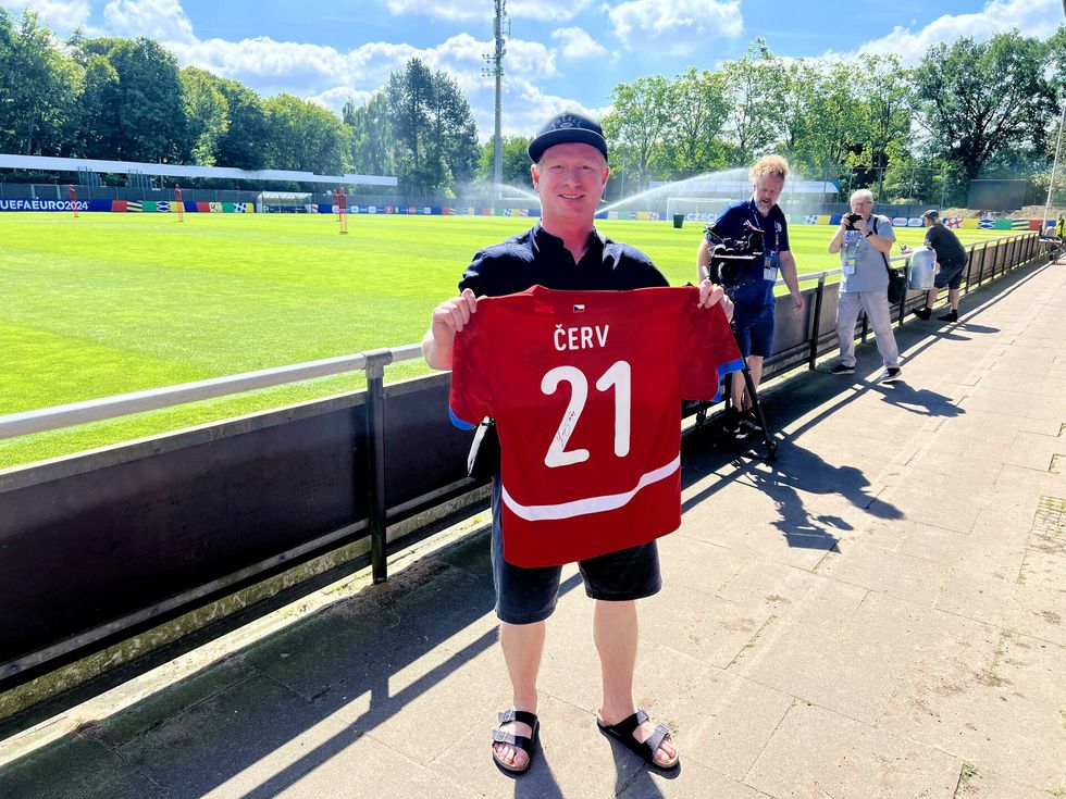 Hamplův EURO trip obytňákem: Lipsko, Břeclav, Hamburk. Červ je náš! Hamplův EURO trip obytňákem: Lipsko, Břeclav, Hamburk. Červ je náš!