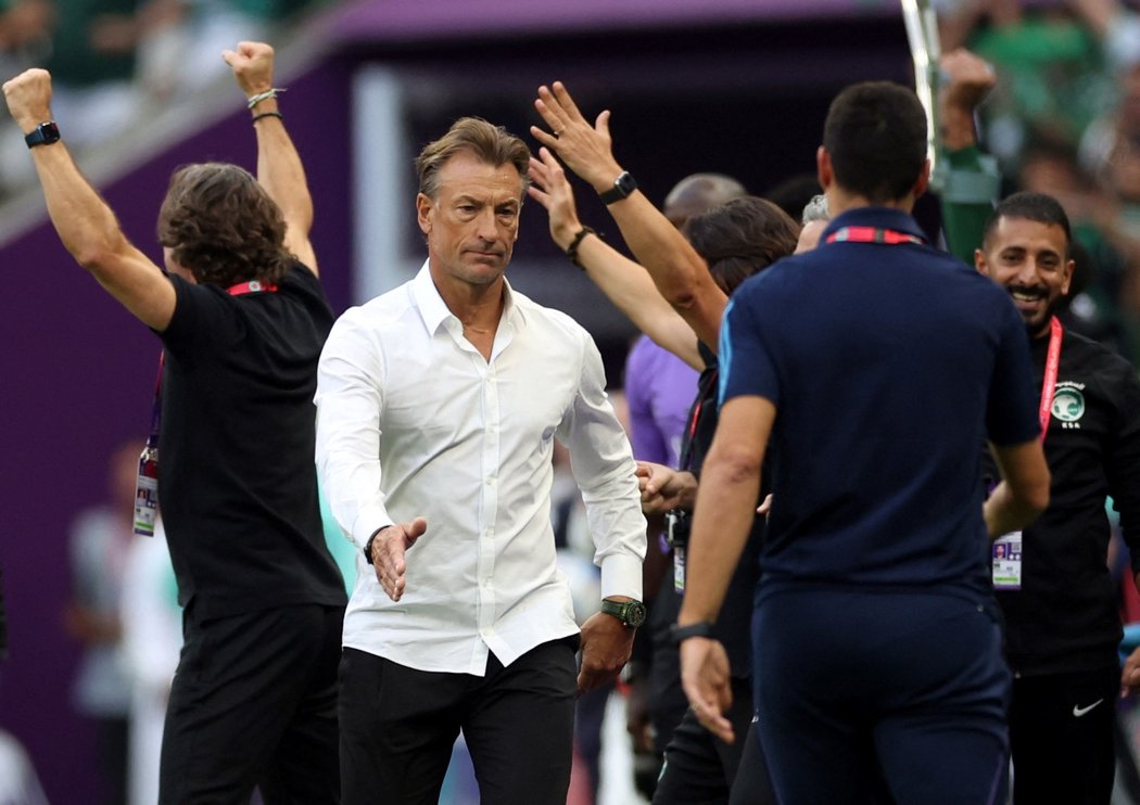 Hervé Renard během zápasu s Argentinou, kterou Saúdové porazili