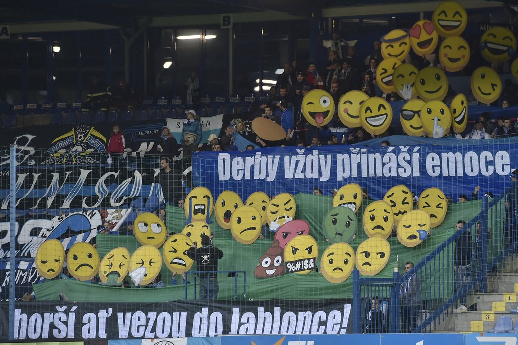 Liberečtí fanoušci si na derby proti Jablonci připravili zajímavé choreo z emotikonů