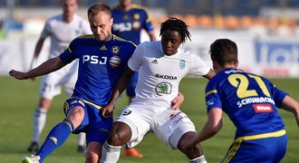 SESTŘIH: Jihlava - Boleslav 0:0. Oba celky pálily šance, Ladra dal břevno