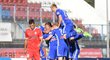 Fotbalisté Olomouce se radují ze třetího gólu do sítě Zbrojovky