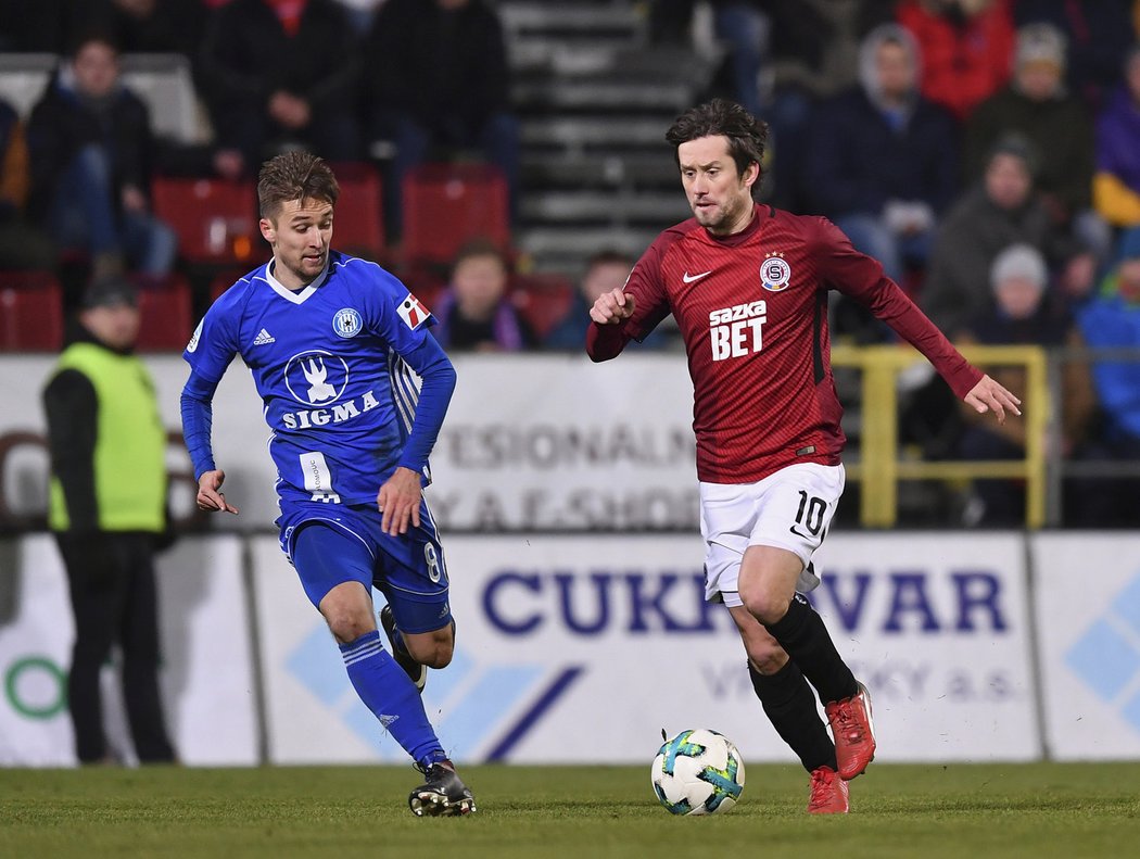 Sparťanský záložník Tomáš Rosický v akci v utkání proti Olomouci