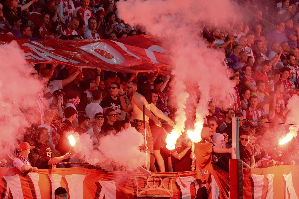 Fanoušci Slavie hnali svůj tým kupředu