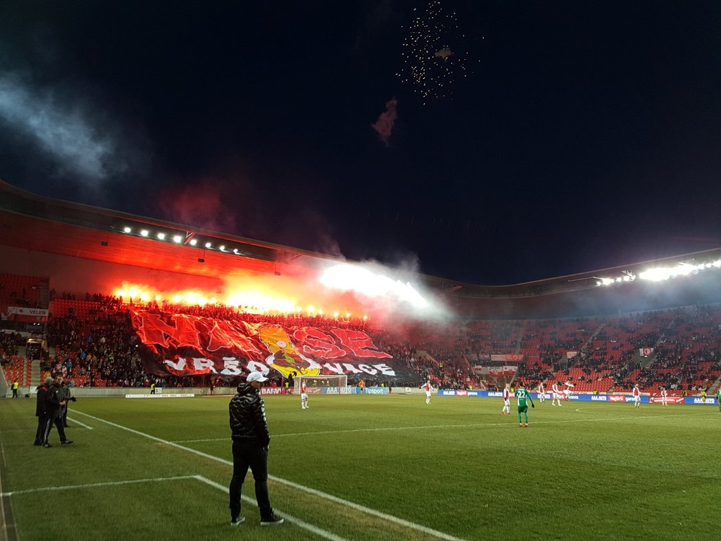 Choreo fanoušků Slavie v zápase s Bohemians