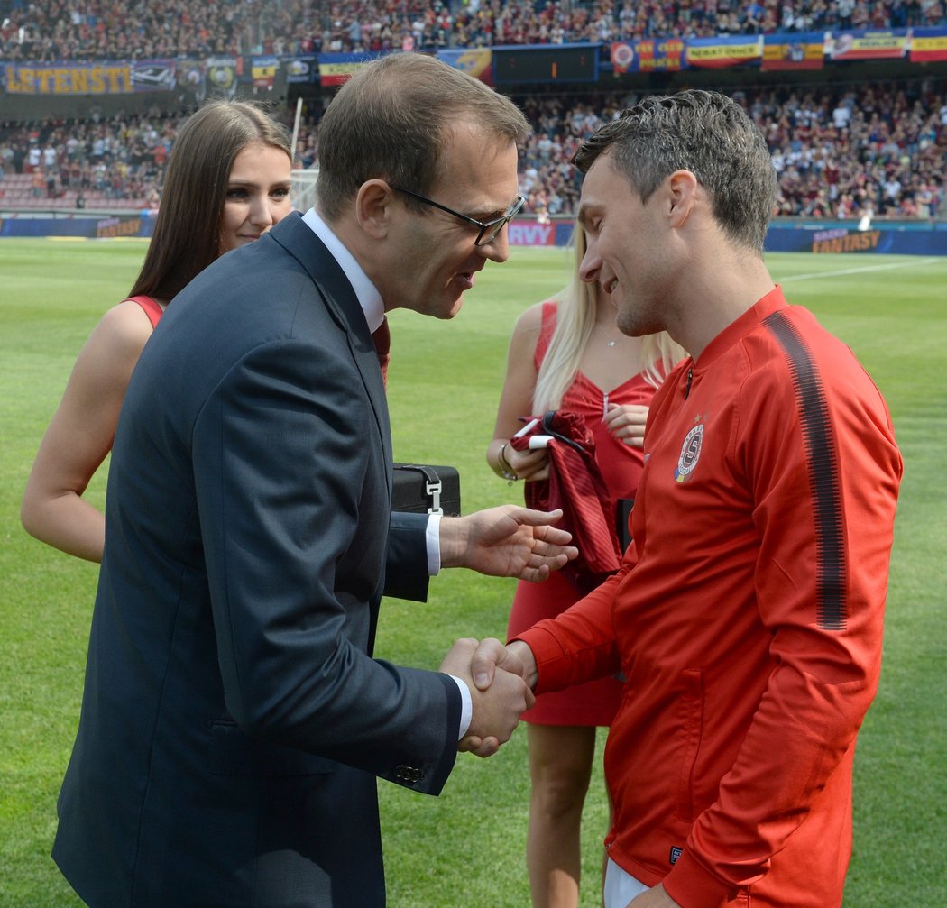 Daniel Křetínský a David Lafata před zápasem s Olomoucí