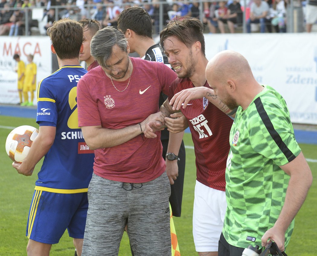 Václav Kadlec musel kvůli zranení už v prvním poločase střídat