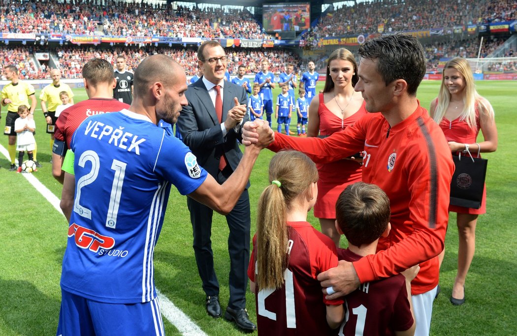 Nechyběla ani gratulace olomouckého kapitána Michala Vepřeka