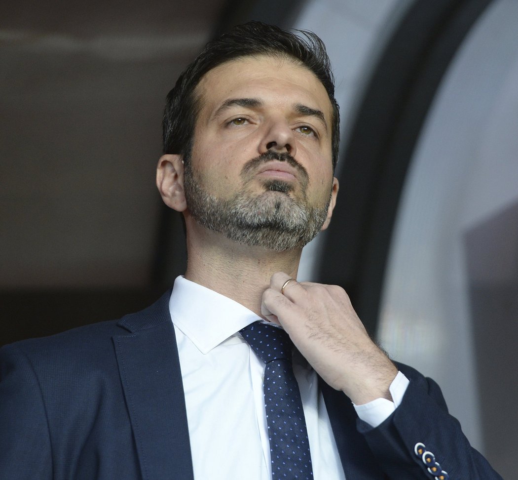 Andrea Stramaccioni na lavičce Sparty