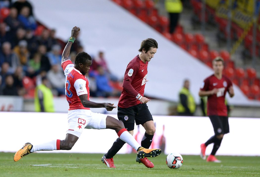 2017: Tomáš Rosický se v derby se Slavií