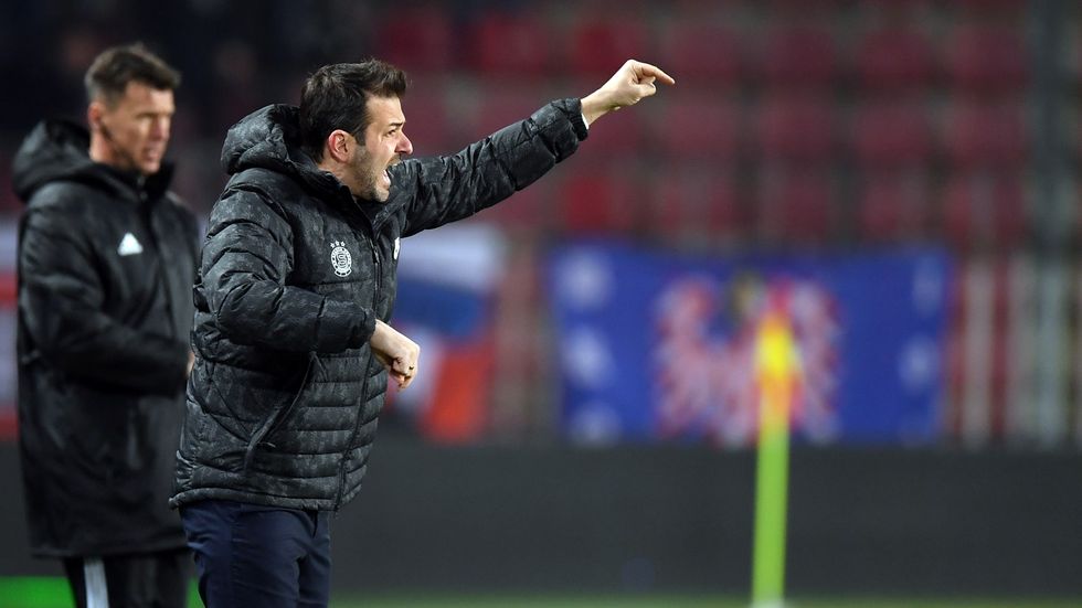 Trenér Sparty Andrea Stramaccioni v zápase proti Zbrojovce