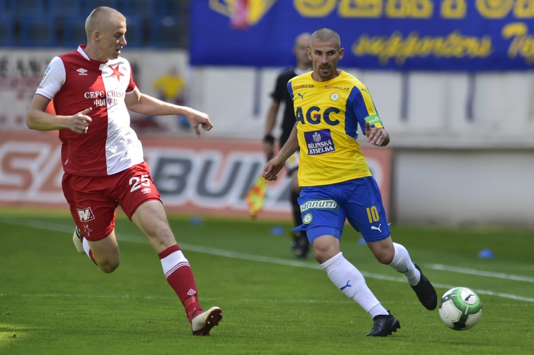 Fotbalisté Slavie bojovali v Teplicích o druhé místo v lize