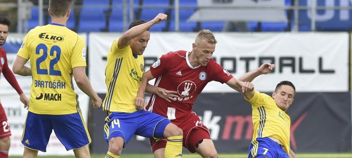 Zleva Lukáš Bartošák a Daniel Holzer (oba ze Zlína), Uroš Radakovič z Olomouce a Lukáš Železník ze Zlína.